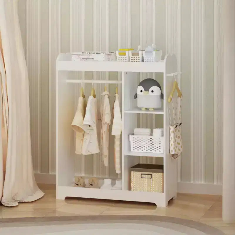 Porta Abiti per Bambini con Specchio, Organizzatore di Costumi in Legno con Asta Appendiabiti, Ganci e Ripiani, Bianco